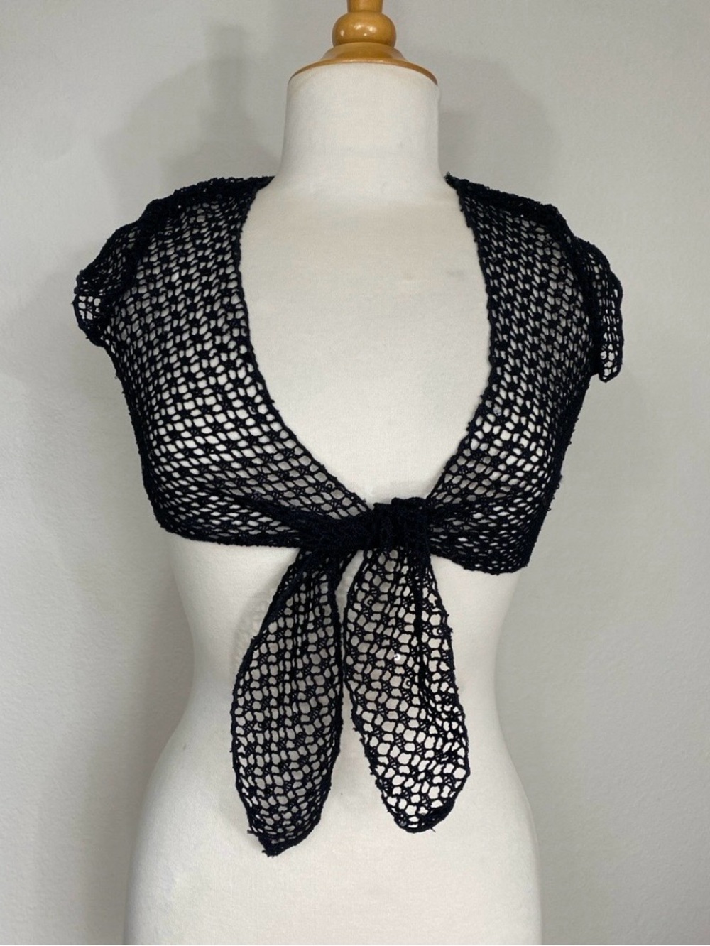Vintage Y2K Twenty One Juniors Black Crochet Crop Top Size Small Boho Hippie